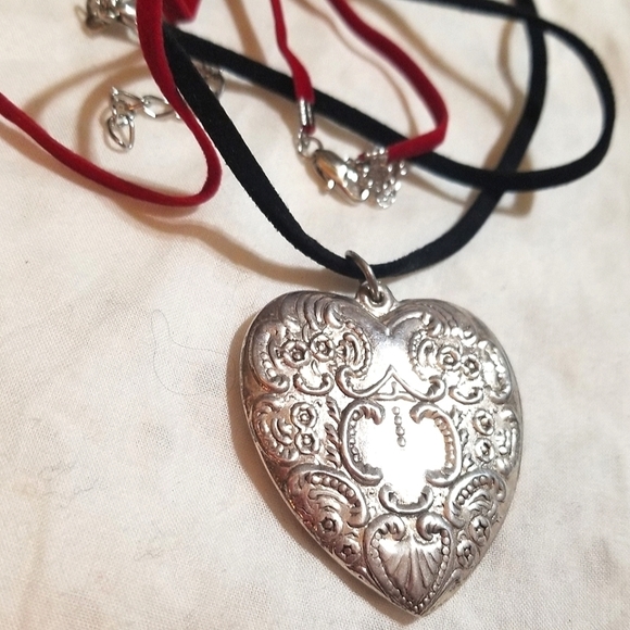 VICTORIAN Era Repousse Sterling Heart Pendant Necklace - Picture 2 of 6